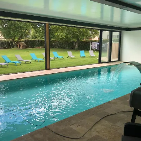 @ 10 Personnes Avec Piscine Interieure 31 Degres Zoo De 24 H Du Mans דירה *