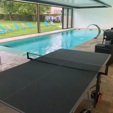 @ 10 Personnes Avec Piscine Interieure 31 Degres Zoo De 24 H Du Mans Apartment