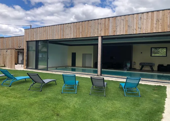 @ 10 Personnes Avec Piscine Interieure 31 Degres Zoo De 24 H Du Mans